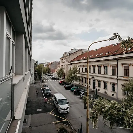 Ah Skynight Puskinova Apartmán